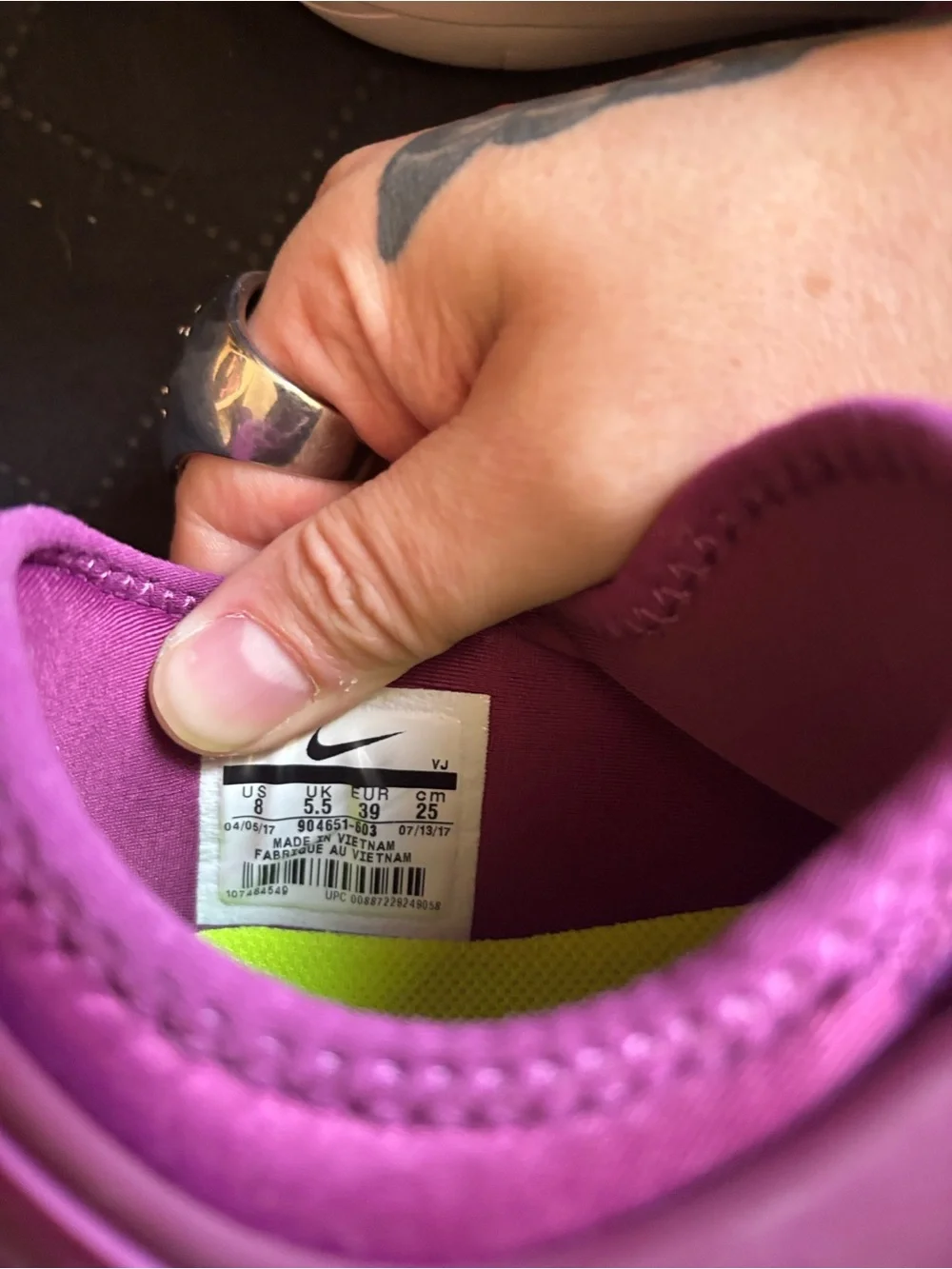 Nike Women's Size 8 Athletic Running Shoes in Magenta